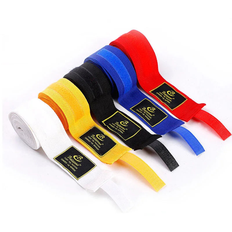 2 rollos de vendas de algodón para boxeo.